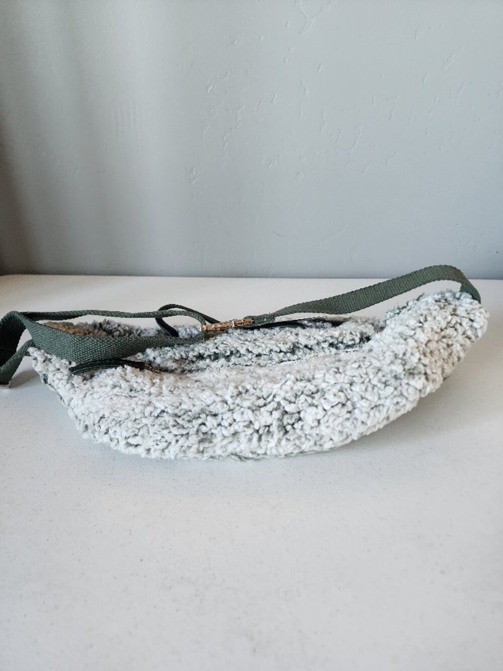Free People Faux Fur Sling Bag "NEW" - Picture 13 of 15